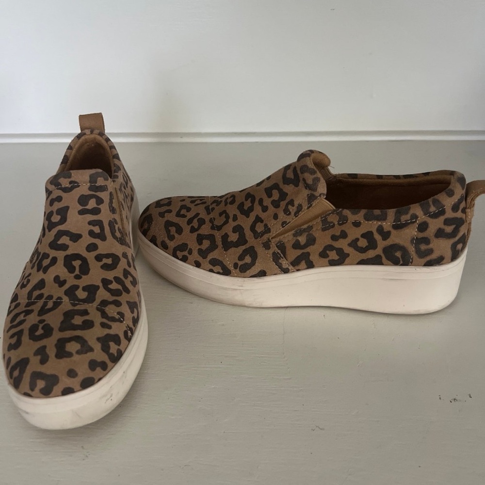Women’s Toms